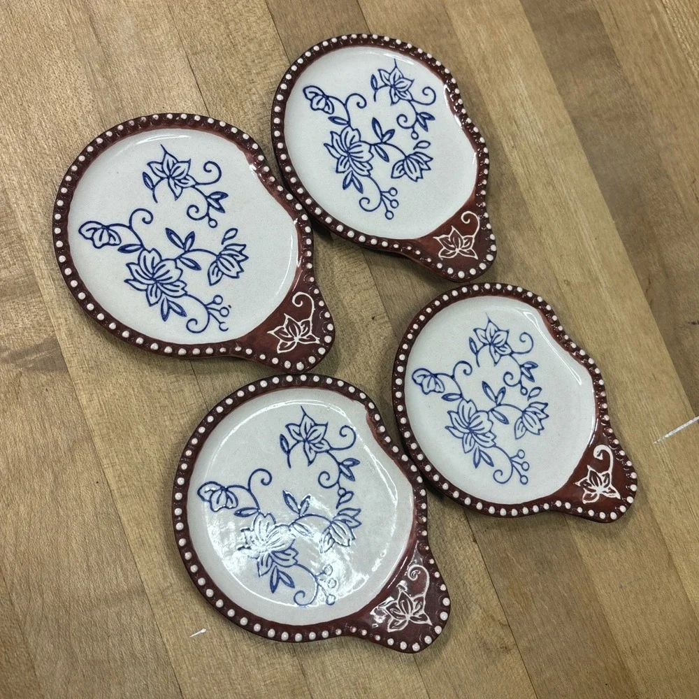 Temp-tations Tara Floral Lace Lid-It Trivet Spoon Rest Set of 4 Brown Blue